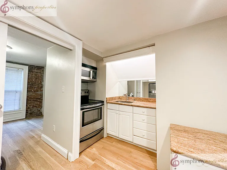 61 Phillips St #1 — Photo 3