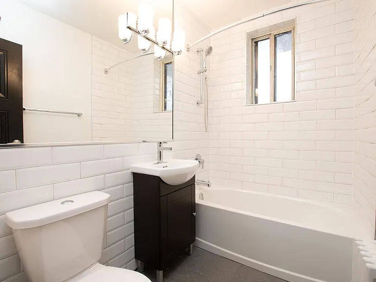 24 Tyndall Ave — Photo 13