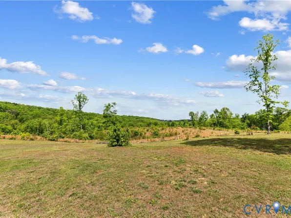 405 Horsley Ln, Gladstone, VA 24553