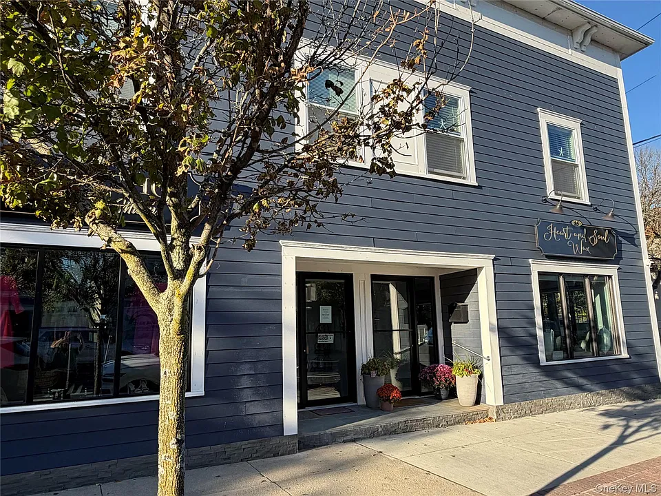 87-89 W Main St