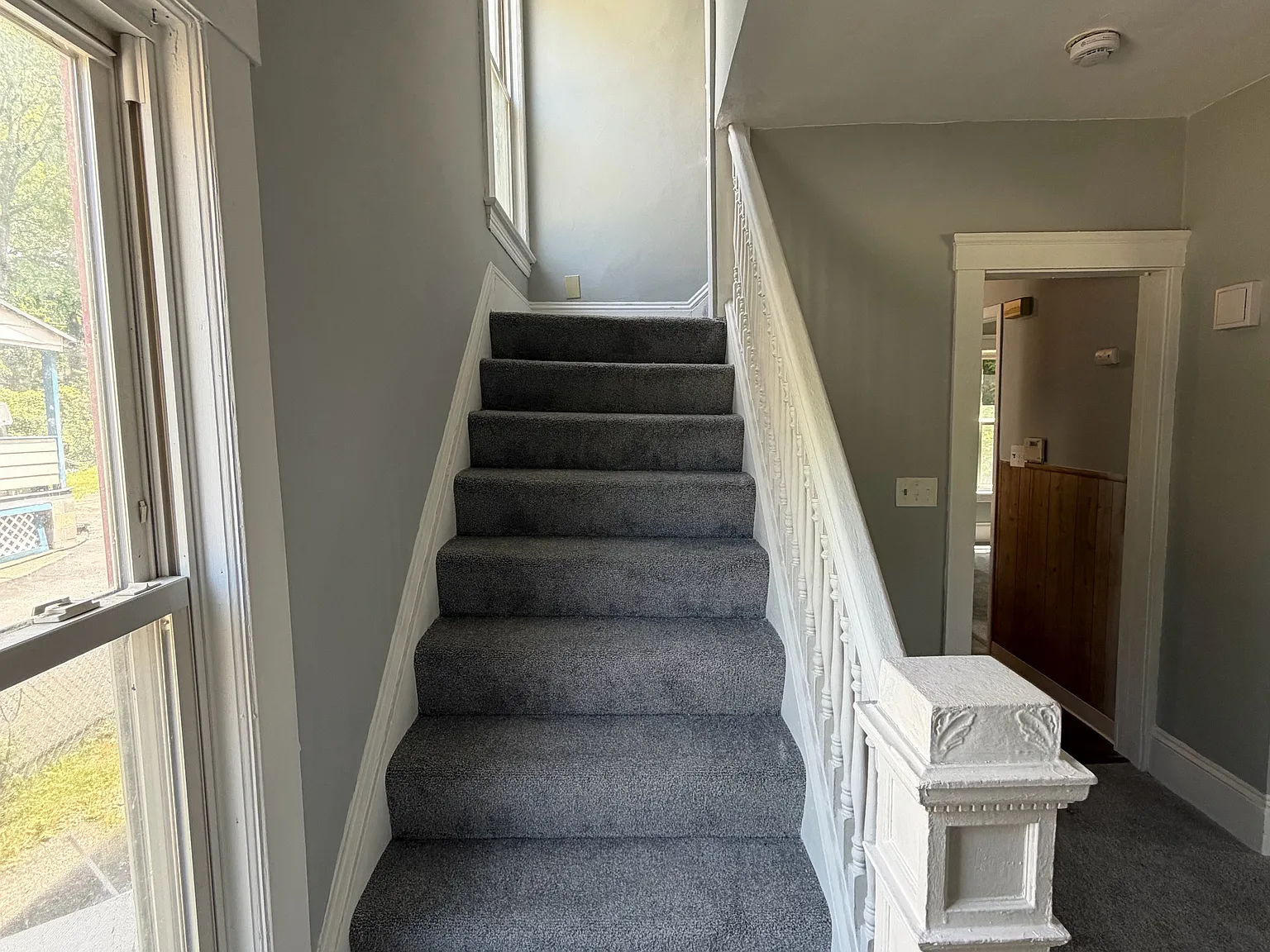 3 bed, $1,300 — Photo 4