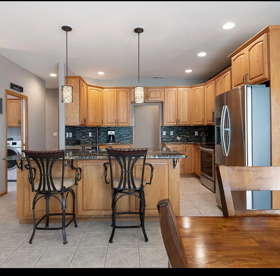 4 bed, 2.5 bath, 2424 sqft, $2,900 — Photo 2