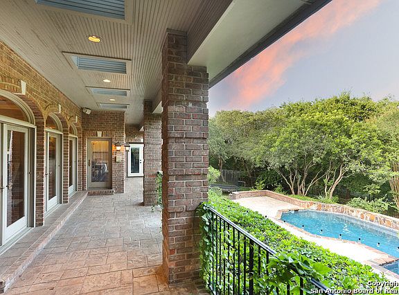 3rd image of 311 Branch Oak Way