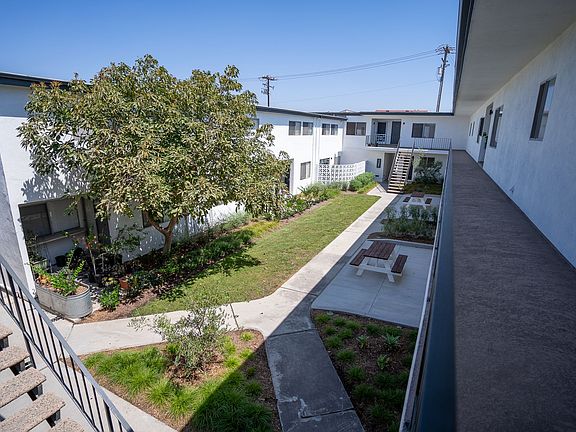 4th image of 2830 W 235th St APT 1