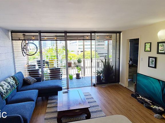 3rd image of 827 Kinau St #D302