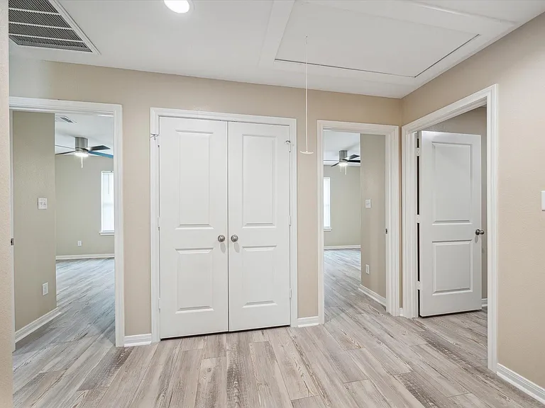 4834 Pine Ave #A — Photo 11