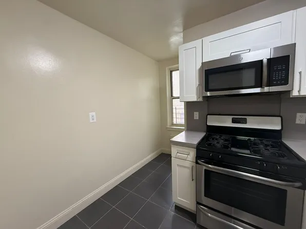 42-14 Union Street image 3 of 14