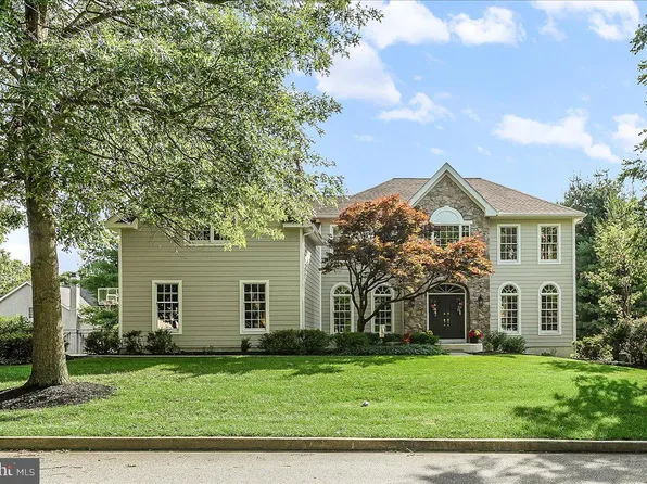 4 William Howard Dr, Glen Mills, PA 19342