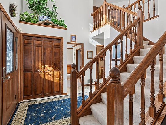 3rd image of 11362 Burr Ridge Ln