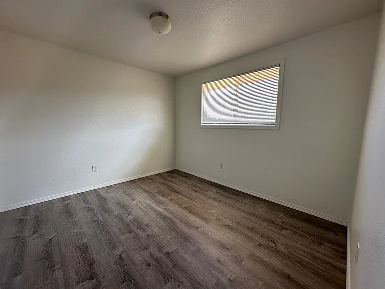 632 Van Ness Ave — Photo 12