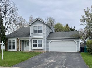 3 Regent Ct, Lake Zurich, IL 60047