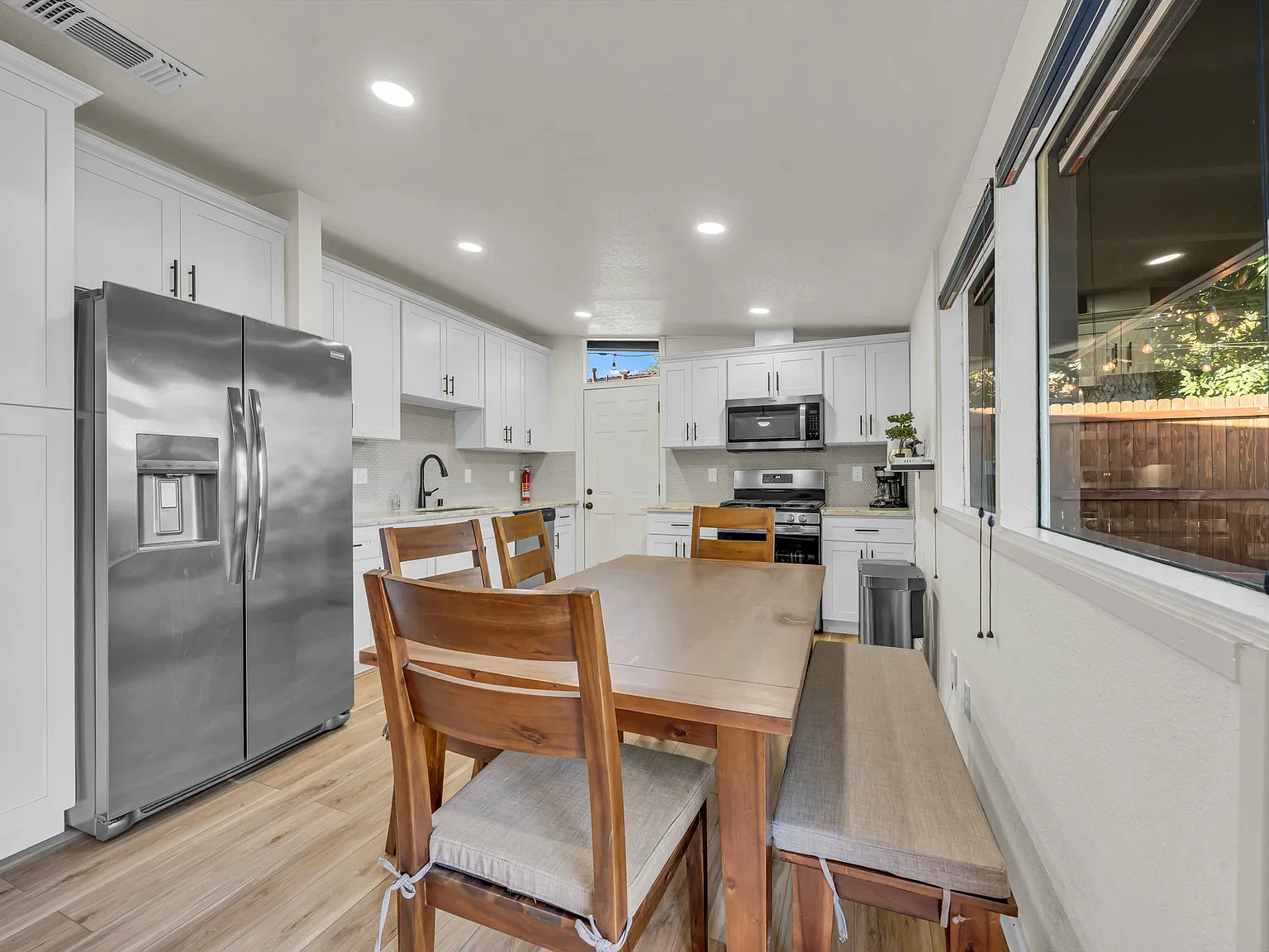 2 bed, 800 sqft, $5,000 — Photo 4