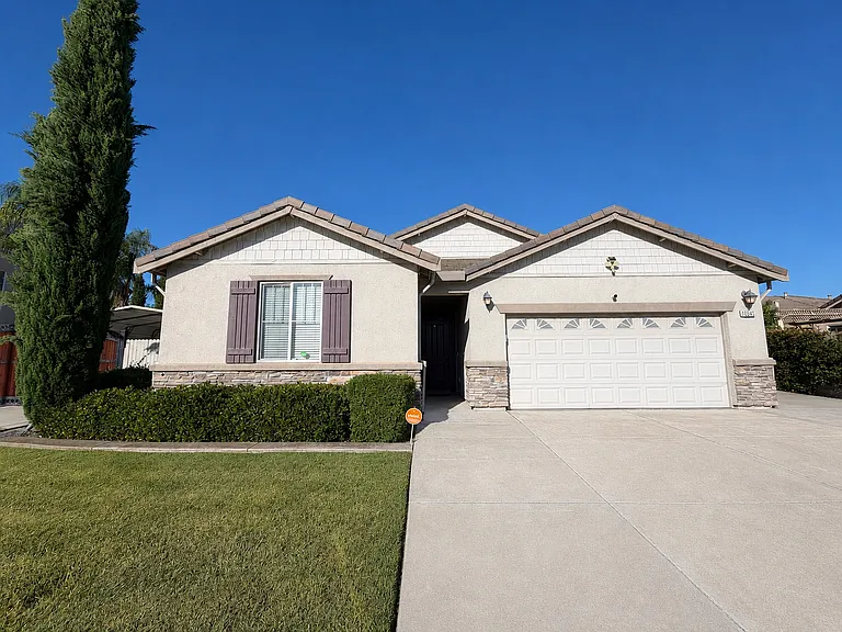 10541 Cherise Way — Photo 1