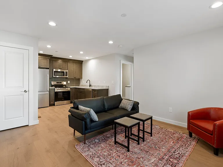 179 Butternut St — Photo 2