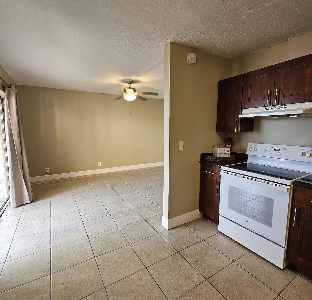2 bed, 1.0 bath, 768 sqft, $1,800 — Photo 4