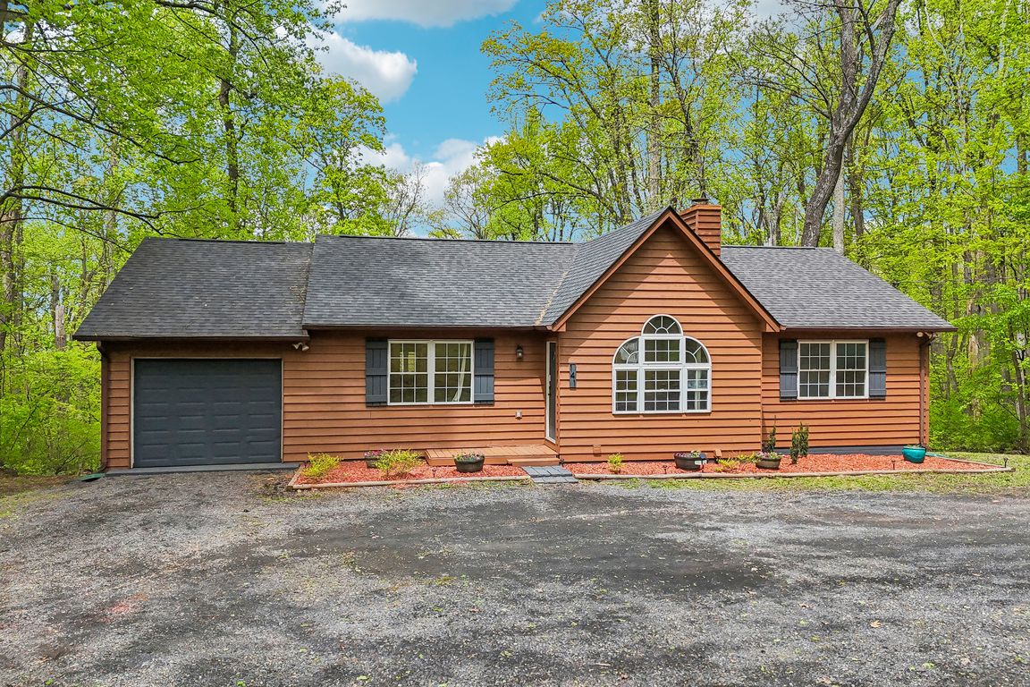 Hickory Nut Rd-S2904-001.jpg