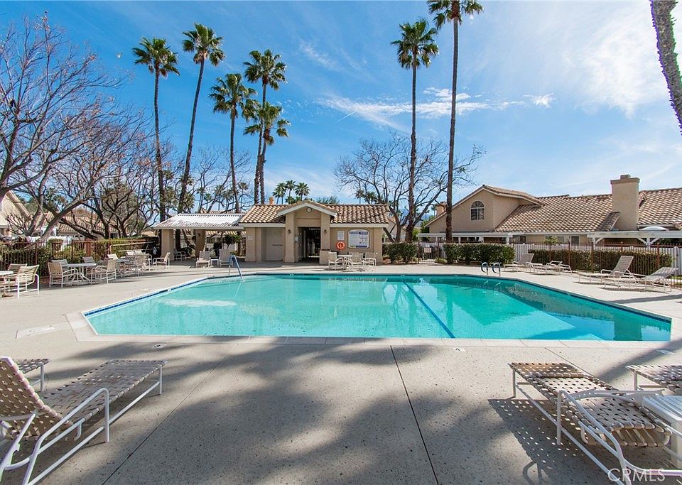 1st image of 440 La Costa Dr