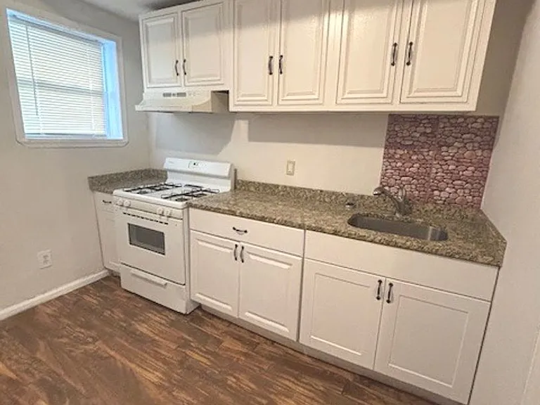 2518 W Fairmount Ave — Photo 3