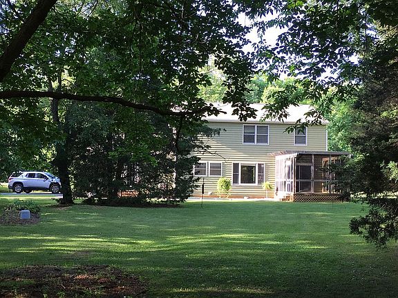 4th image of 379 Fern Creek Ln