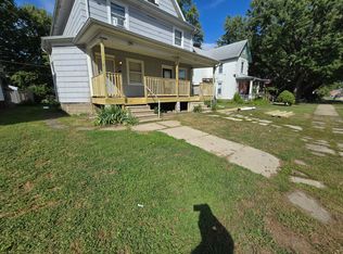 406 W 6th St #A, Sterling, IL 61081