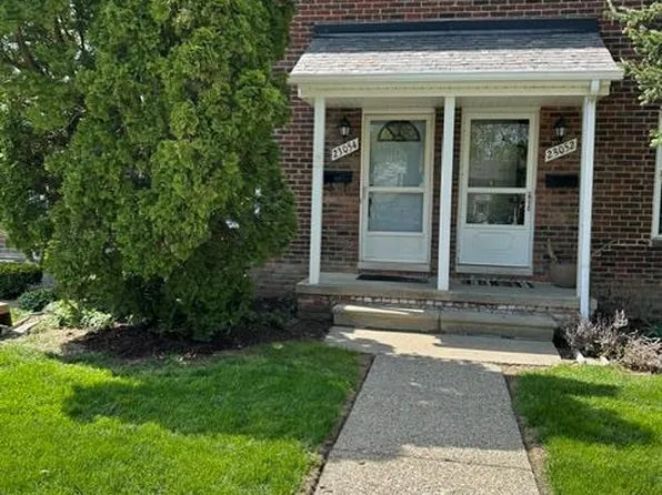 23054 Gary Ln, Saint Clair Shores, MI 48080