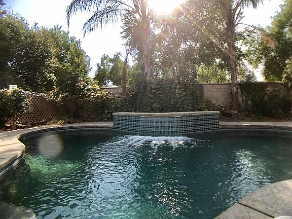 3rd image of 9563 N Larkspur Ave