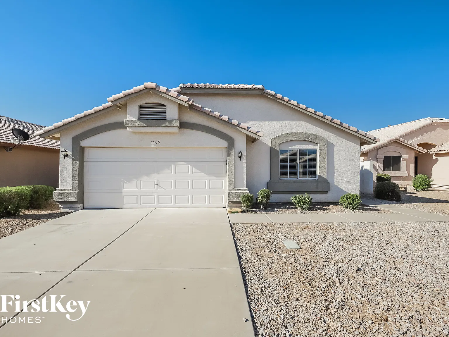 3 bed, 2.0 bath, 1444 sqft, $2,305 — Photo 1