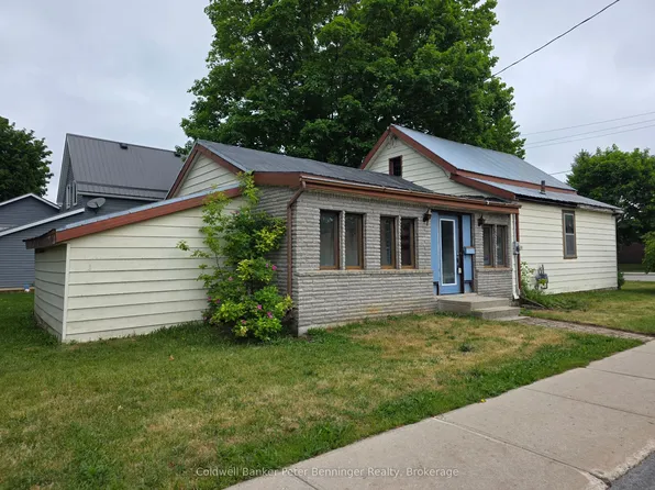 21 Peter St S, Brockton, ON N0G 2V0