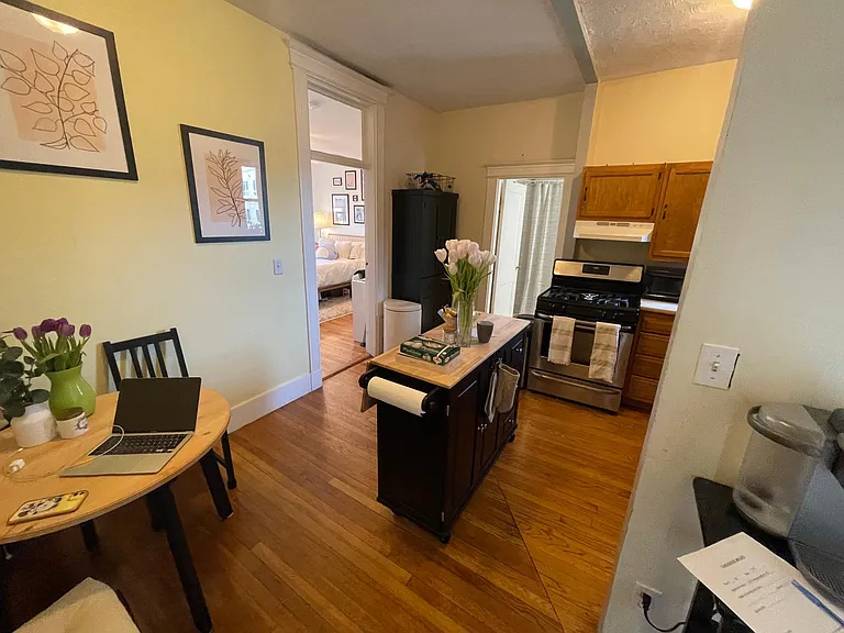 1286-1320 Comm units — Photo 19
