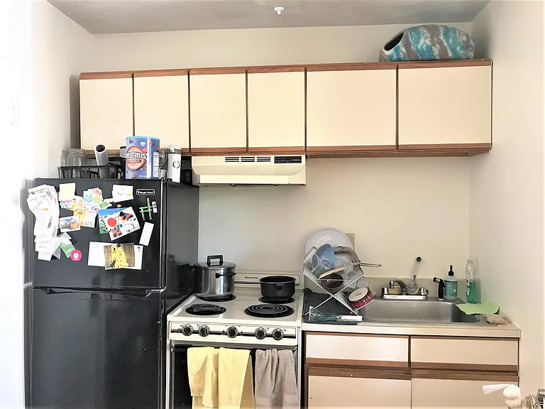 10 Garrison Ave #2 — Photo 9