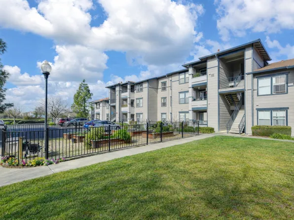 Alhambra at Mace Ranch