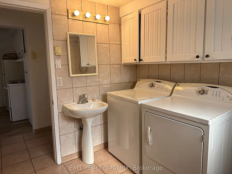 696 Principale St #A — Photo 9