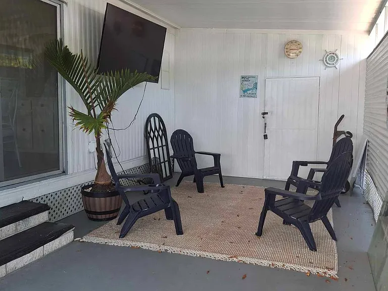 9165 Daniel Ave — Photo 3