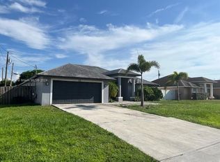 912 SW Paar Dr, Port Saint Lucie, FL 34953