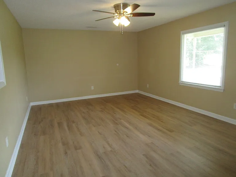 1320 Race Track Rd — Photo 4
