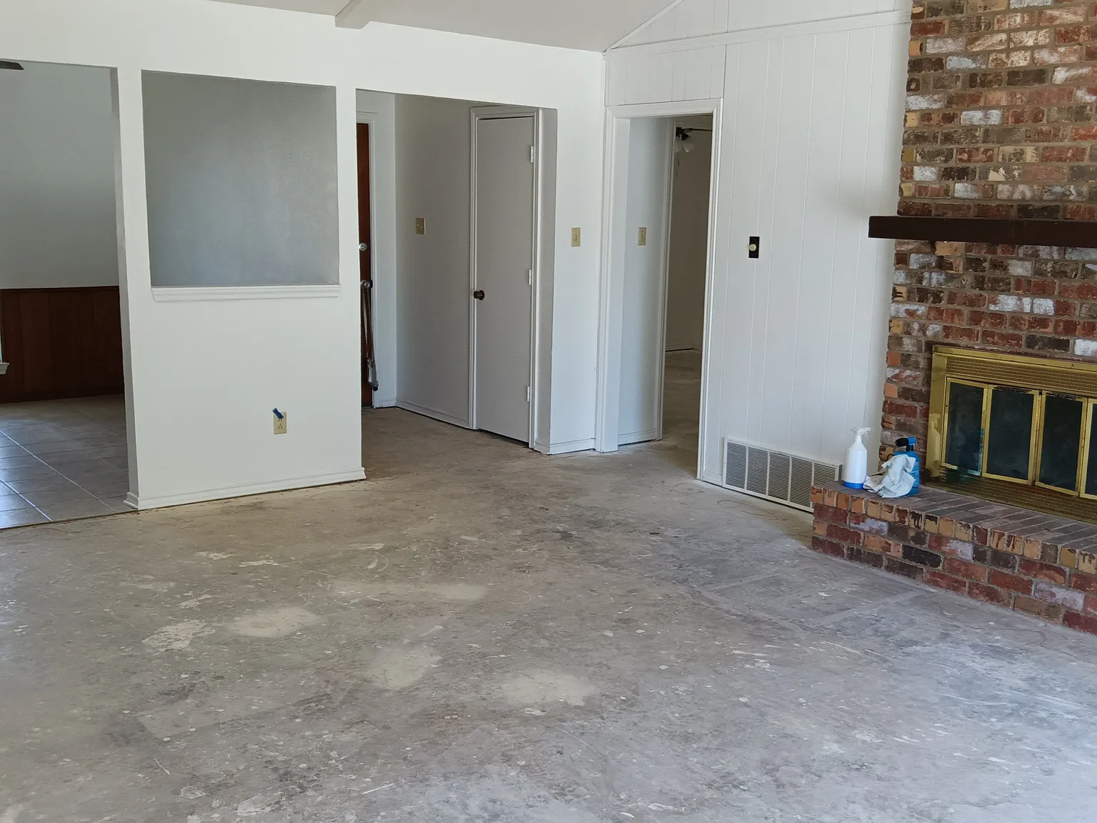 3 bed, 1753 sqft, $2,200 — Photo 2