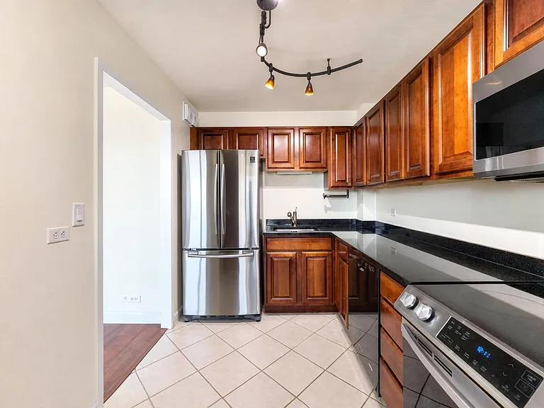 3550 N Lake Shore Dr #1806 — Photo 14