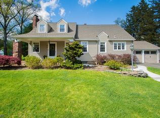 37 Victor Pl, Hawthorne, NJ 07506
