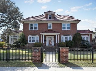 181 S Park Ave, Rockville Centre, NY 11570