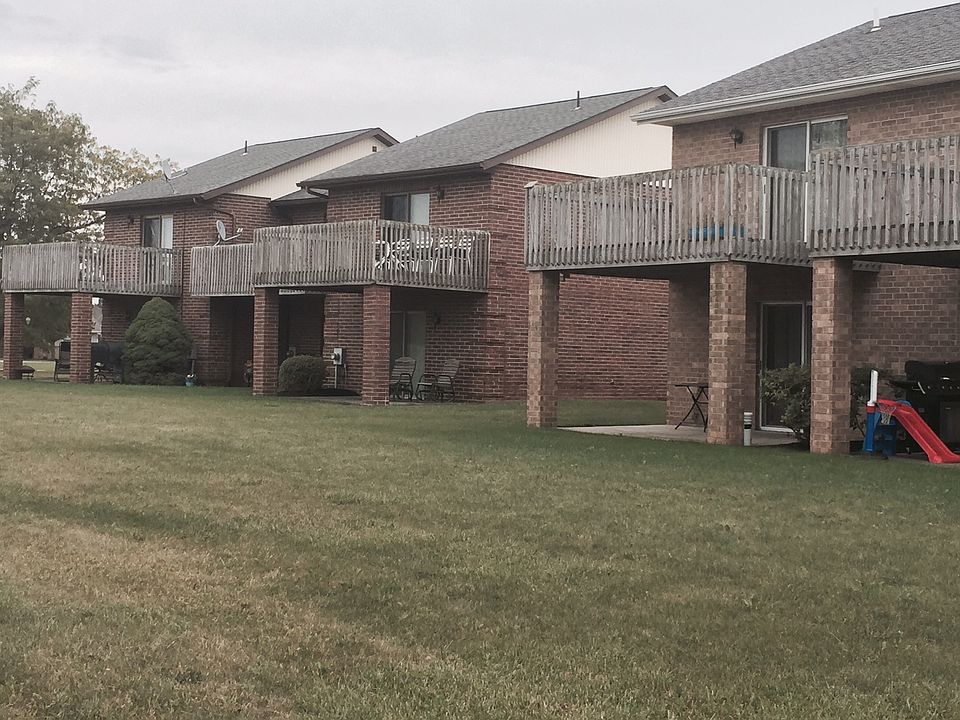 2nd image of 17470 Fairway Dr APT A