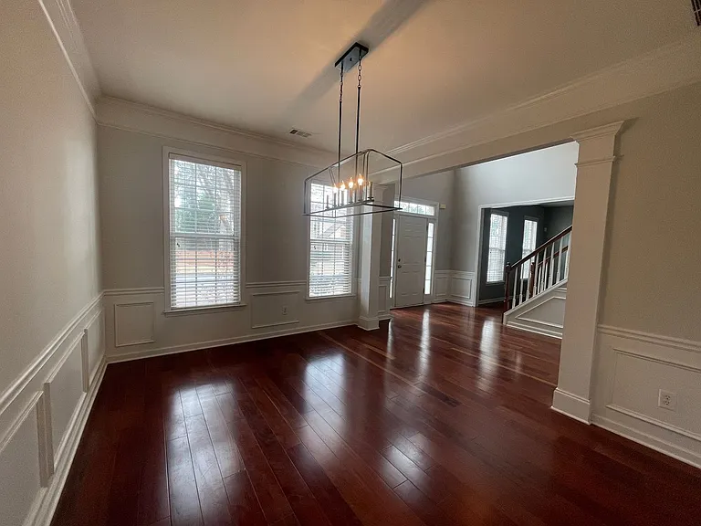 11310 Crossington Rd — Photo 6