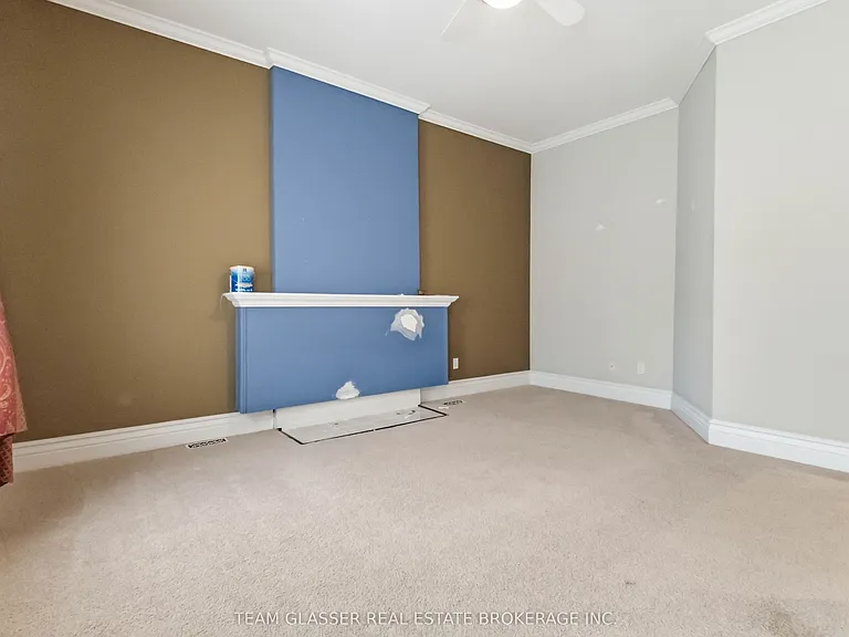 510 Dufferin Ave — Photo 26
