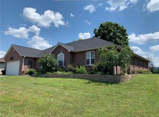 102 Mulberry Dr, Hurricane, WV 25526