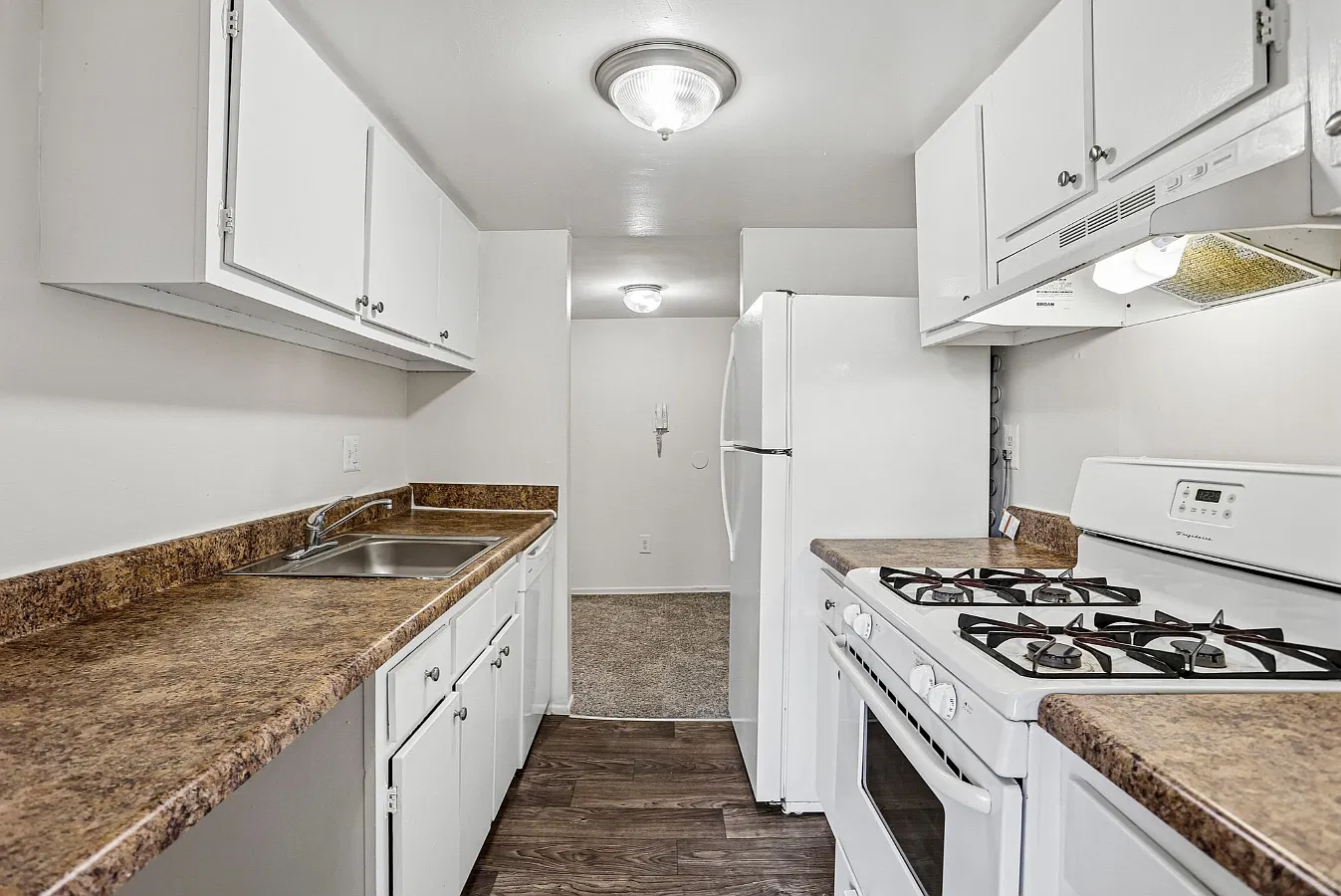 Sherwood Crossing Apartments and Townhomes — Photo 2
