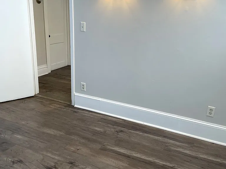 1576 Portland Apartments — Photo 25