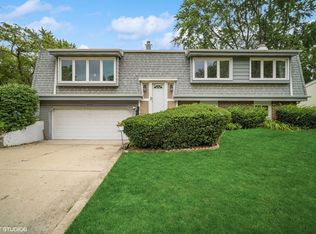 477 Weidner Rd, Buffalo Grove, IL 60089