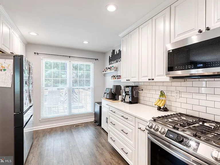 708 Leister Dr — Photo 10