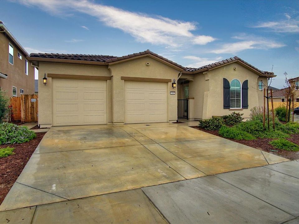 1st image of 1600 Park Trail Dr