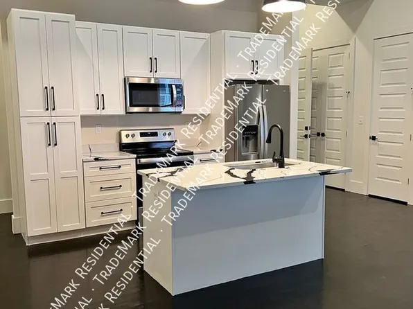 805 N 4th St #203, Wilmington, NC 28401