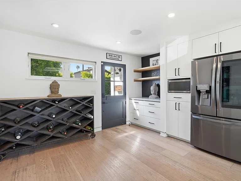 2219 Graham Ave — Photo 10